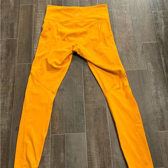 Women's Athleta Leggings with pockets - Picture 3 of 5